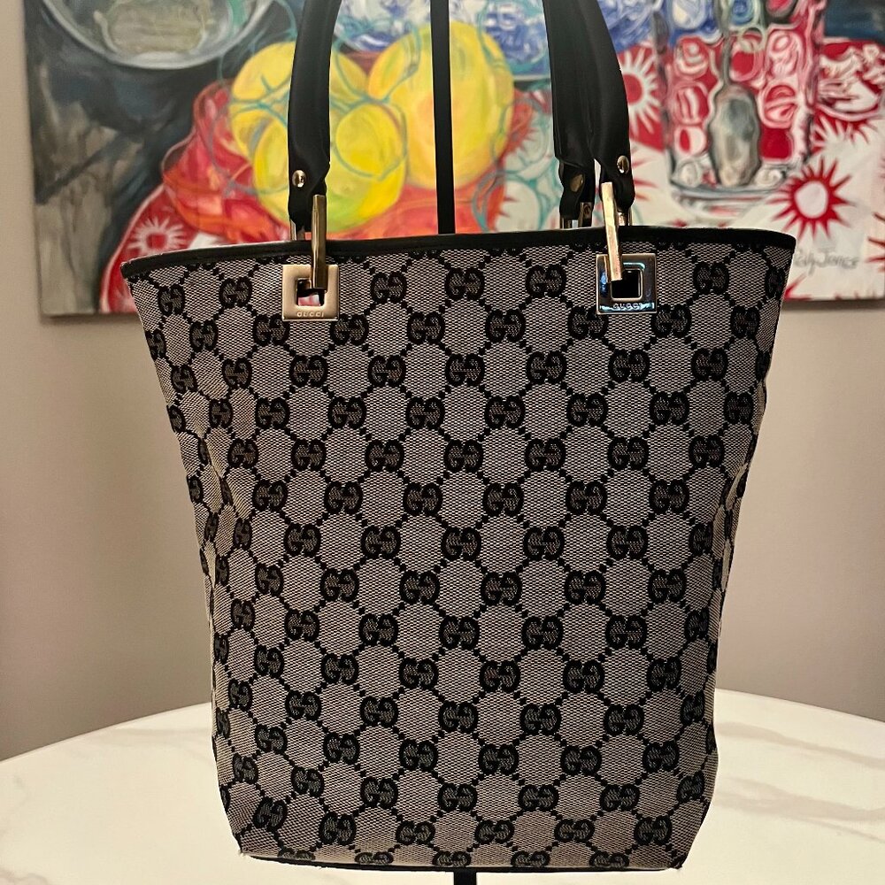 Authentic Gucci Black and Brown GG Canvas Tote with Black Leather Handles - Picture 2 of 16